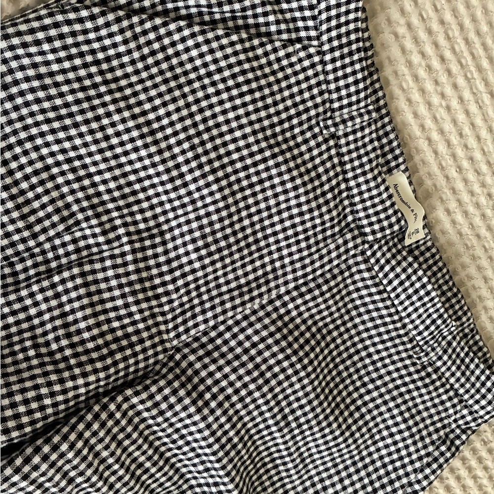Abercrombie Black and White pants